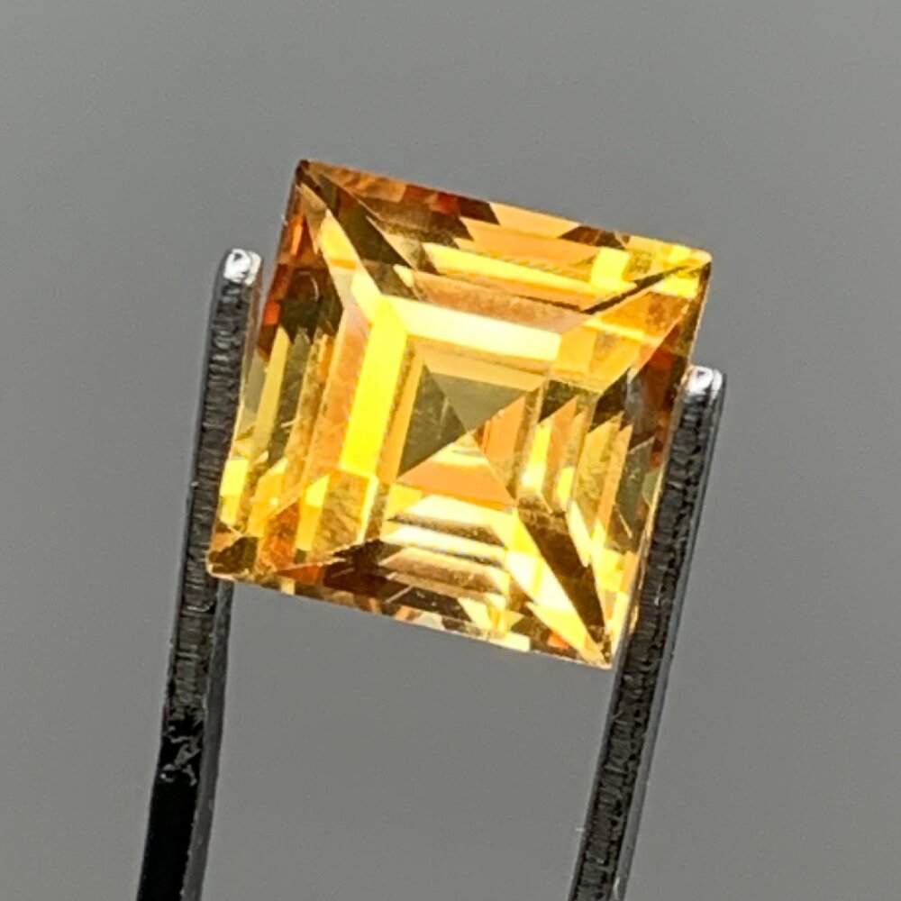 Exceptional certified Padparadsha Sapphire